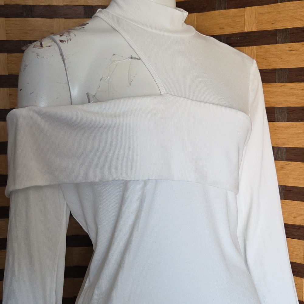 NWOT! One Shoulder Stretch Ribbed Top